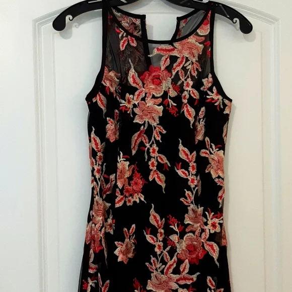 green emerald velvet dress Women's Floral Embroidery Mesh Dress Crewneck Sleeveless Party Casual Retro  Midi Dresses Black S at Amazon Women's Clothing store